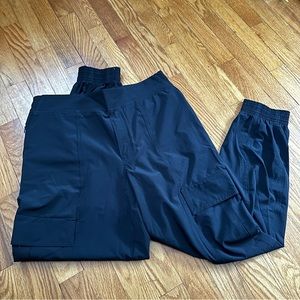 Athleta size 8 Chelsea Utility Jogger black cargo pant, great condition